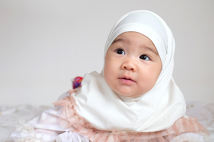 75 Rangkaian Nama Bayi Perempuan Islami Terbaik Beserta Artinya