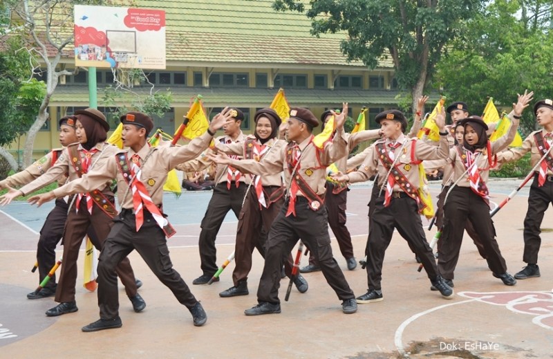  Lagunya terserah dah yg penting seru and mudah di inget Yel Yel Pramuka Pendek