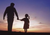 20+ Pilihan Kata Kata Untuk Ayah Terbaik Yang Menyentuh Hati