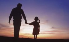 20+ Pilihan Kata Kata Untuk Ayah Terbaik Yang Menyentuh Hati