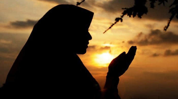 Kumpulan Gambar Orang Berdoa yang Menyentuh Hati