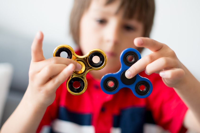 √ Sejarah, Pengertian, Manfaat, Cara dan trik Bermain Fidget Spinner