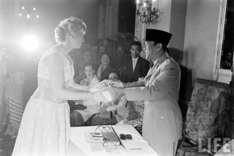 Kumpulan Gambar Soekarno yang Menarik dan Bernilai Sejarah