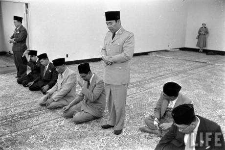 Kumpulan Gambar Soekarno yang Menarik dan Bernilai Sejarah