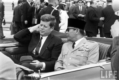 Kumpulan Gambar Soekarno yang Menarik dan Bernilai Sejarah