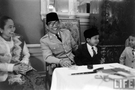 Kumpulan Gambar Soekarno yang Menarik dan Bernilai Sejarah