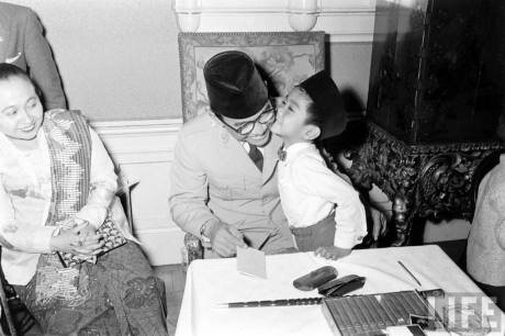 Kumpulan Gambar Soekarno yang Menarik dan Bernilai Sejarah