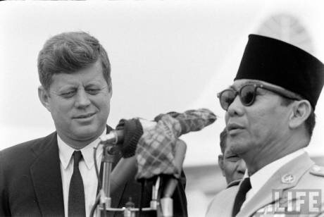 Kumpulan Gambar Soekarno yang Menarik dan Bernilai Sejarah